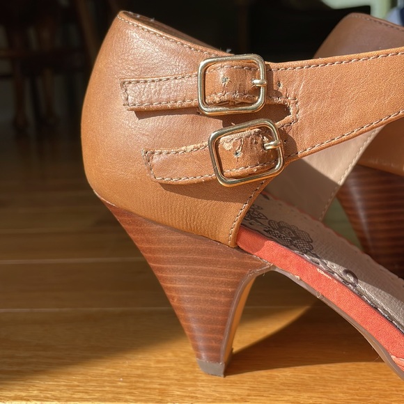 Mary Jane Orange and Brown Heels - Picture 6 of 7